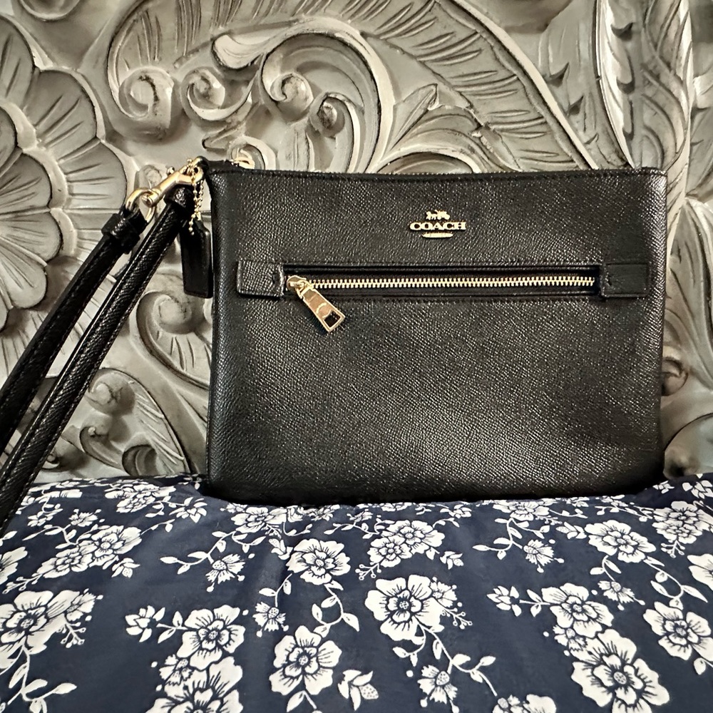 Coach women’s large wristlet